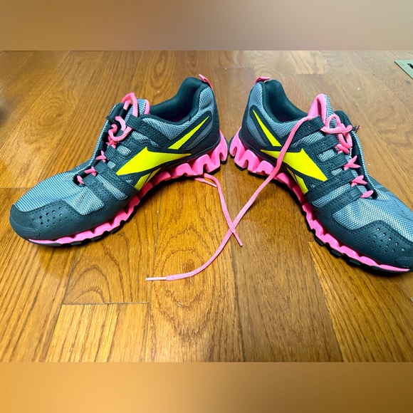 Reebok Zigtech Women’s - Picture 1 of 4